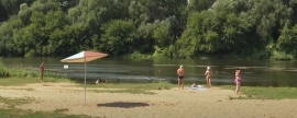 На городском пляже Ельца запретили купание из-за плохих проб воды в реке Быстрая Сосна