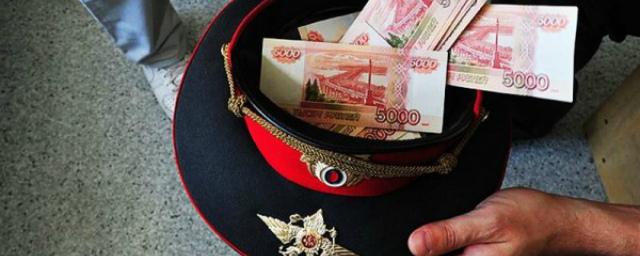 За дачу взятки полицейскому брянца оштрафовали на 200 тысяч рублей