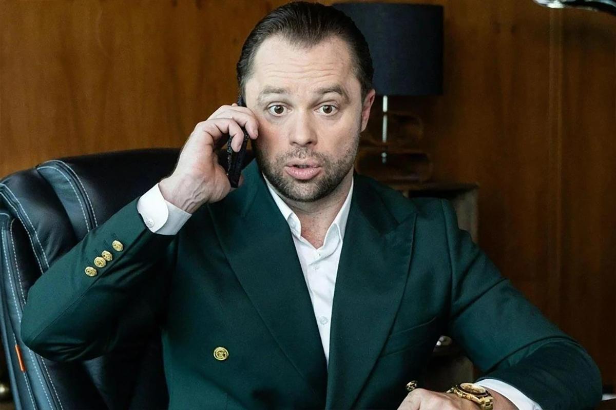 Адвокат раскрыла схему: Гогунский якобы получает деньги от фирмы мамы за «актёрские услуги»