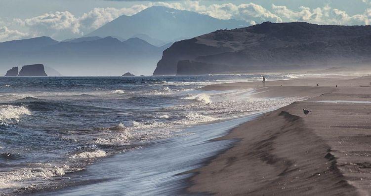 Эксперты назвали Халактырский и Яшмовый пляжи самыми необычными в России