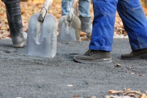 Хинштейн поделился мнением об укладке асфальта в лужу на одном из видео