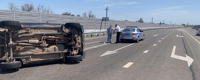 В Наримановском районе сотрудники ГИБДД помогли пострадавшему в ДТП мужчине