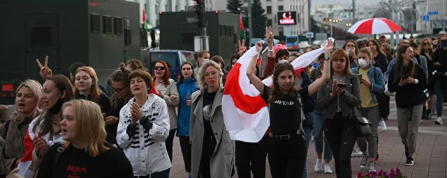 На акции женщин против насилия в Минске задержали нескольких мужчин