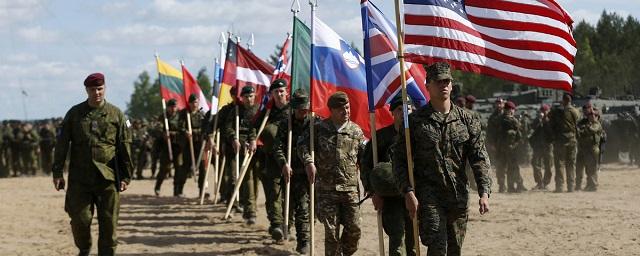 Шойгу: НАТО стягивает силы поближе к России на фоне призывов к сдерживанию