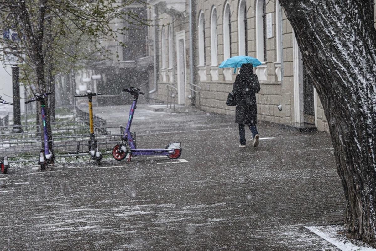 МЧС предупреждает брянцев об опасной погоде 25 июня