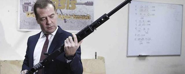 Медведев: Для защиты от агрессии США Россия вправе использовать любое оружие, включая ядерное