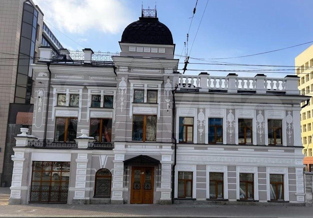 В центре Екатеринбурга продают историческая квартиру в особняке 19 века