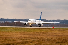 Flight tests of the Tu-214 airplane with new domestic components began