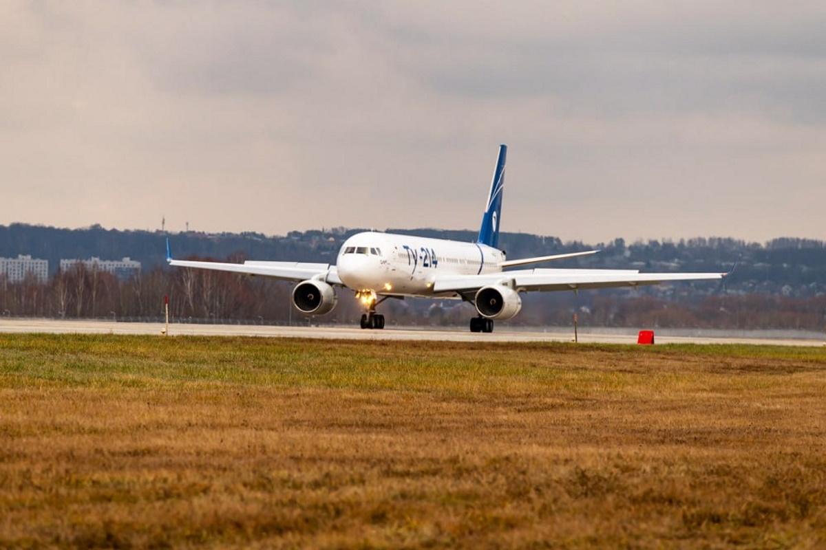 Flight tests of the Tu-214 airplane with new domestic components began