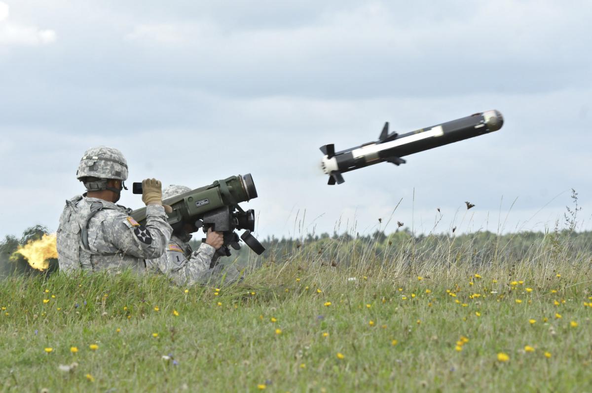 В США стартовало производство новых противотанковых ракет Javelin