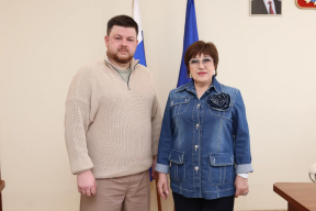 Спикер Заксобрания Ольга Хохлова обсудила с участником кадровой программы «Герои-33» Виталием Рунушкиным перспективы дальнейшего сотрудничества