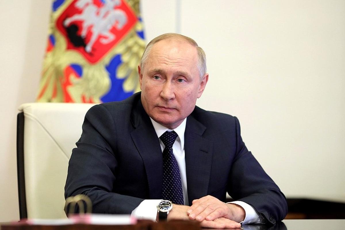 Путин поздравил железнодорожников: в РФ полным ходом идет стройка первой ВСМ
