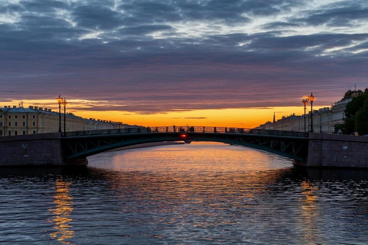 Ночные прогулки по Неве во время разводки мостов останутся под запретом