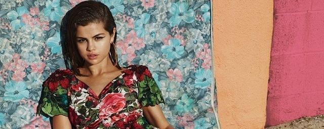 Селена Гомес украсит обложку апрельского номера Vogue
