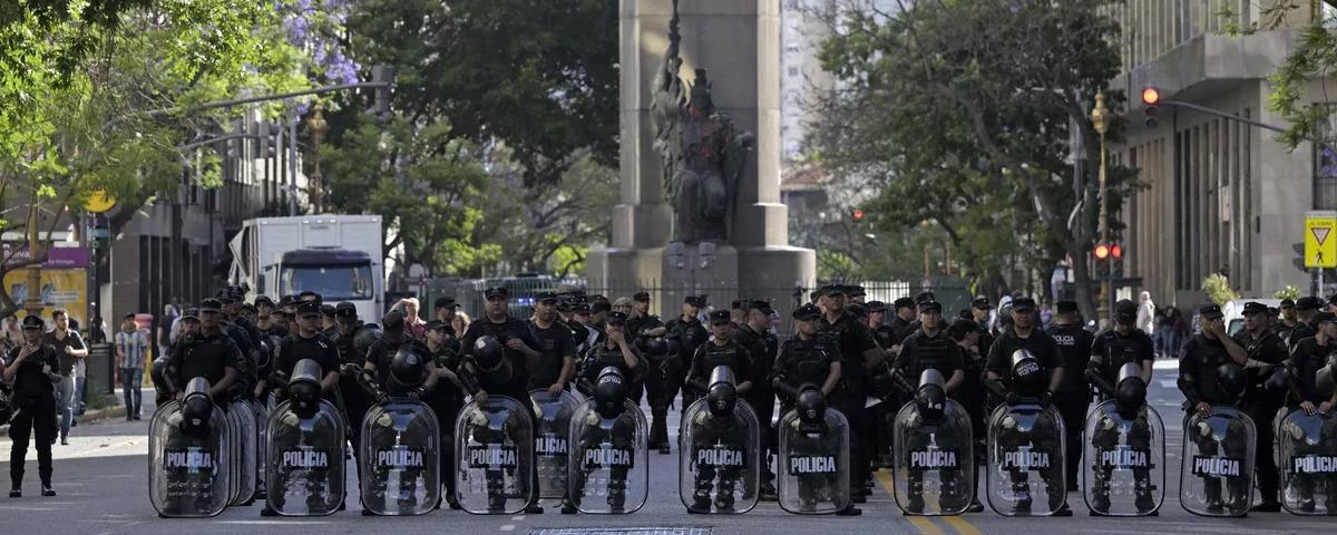 В Буэнос-Айресе прошла массовая акция протеста против нового правительства Аргентины