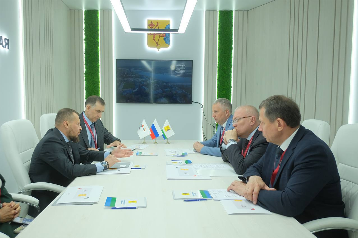 Губернатор Кировской области Александр Соколов подписал соглашение с теплоснабжающей компанией «Т Плюс»