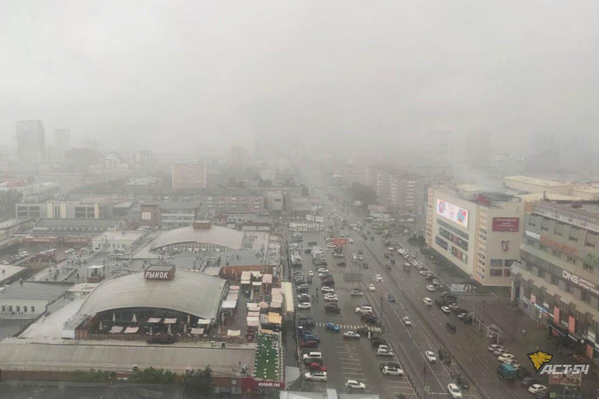 В Новосибирске ливень вызвал затопления и остановку общественного транспорта