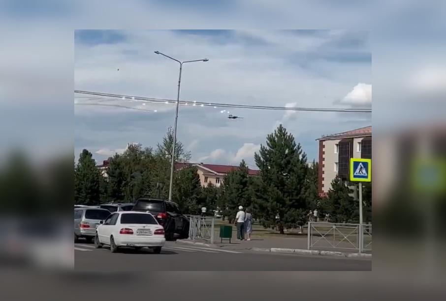 Авиашоу «Русских Витязей» собрало жителей и гостей Кызыла на набережной Енисея