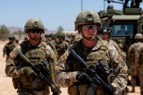 Мирные переговоры и танки: Трамп готовится отправить на Ближний Восток еще 10 тысяч военных