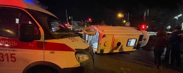 В Самаре в ДТП перевернулась скорая, пострадали 4 человека