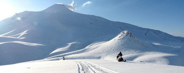 На Камчатке спасатели ведут поиски: пропали двое мужчин на снегоходах