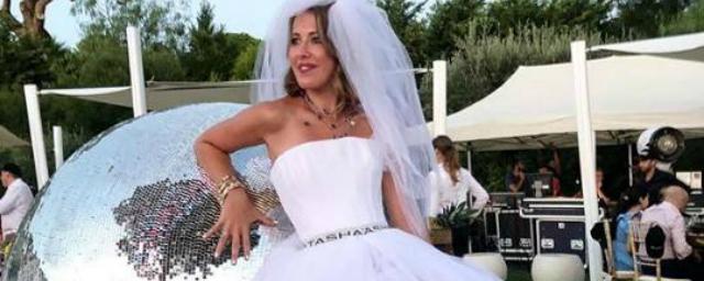 Ксения Собчак надела свадебное платье и удивила фанатов