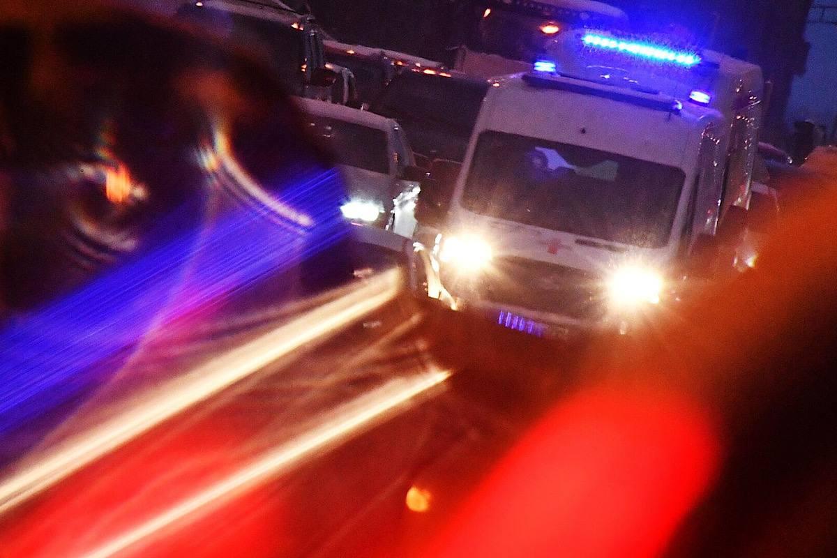 На Урале в ДТП с участием скорой помощи и четырёх автомобилей пострадало 8 человек