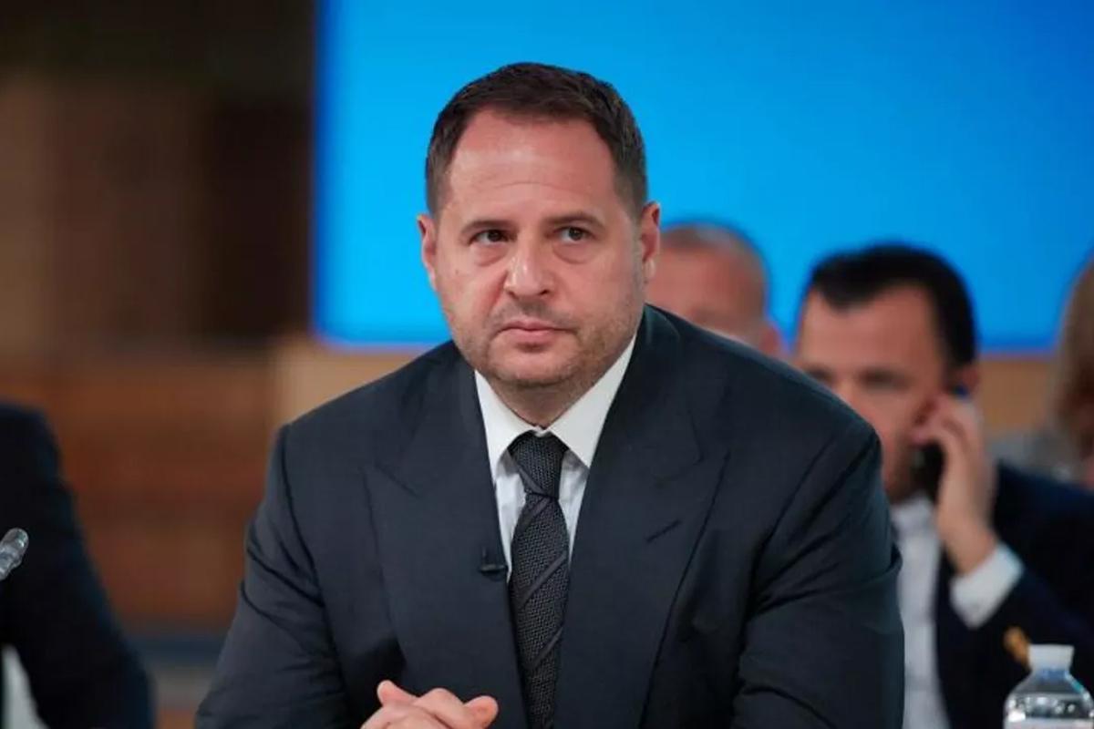 Глава офиса Зеленского инициировал реформу госаппарата с привлечением военных