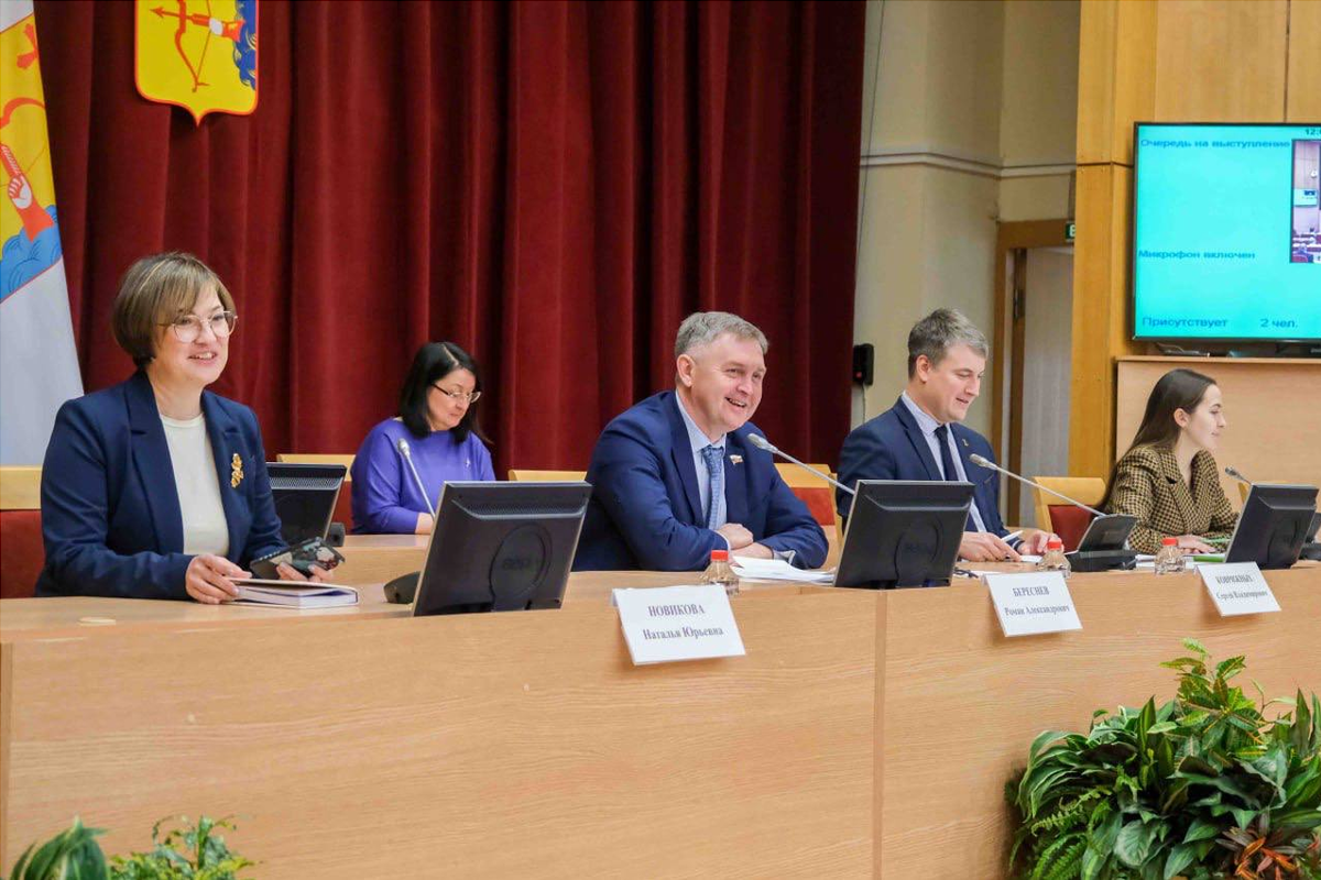 Спикер ЗС Кировской области Роман Береснев: Молодежный парламент внес на рассмотрение свой первый полноценный законопроект