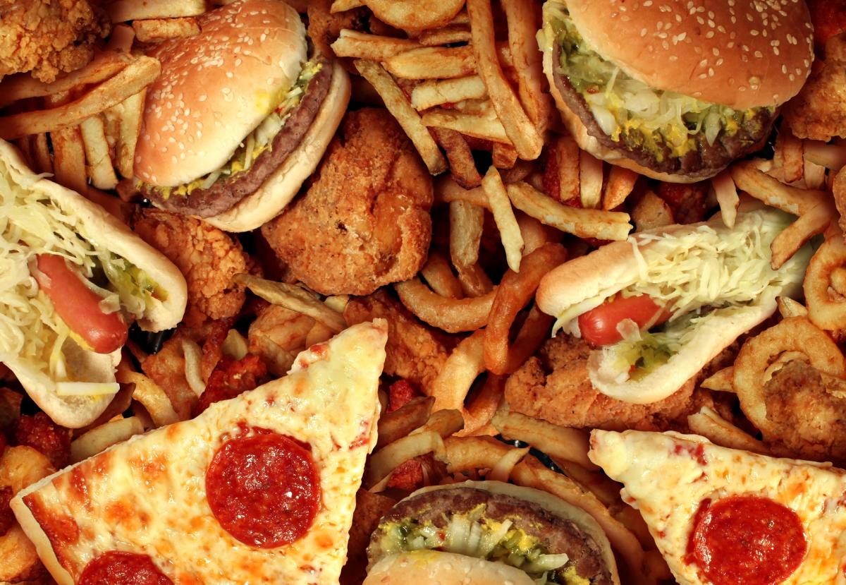 Ученые: Вредная еда ухудшает работу мозга 