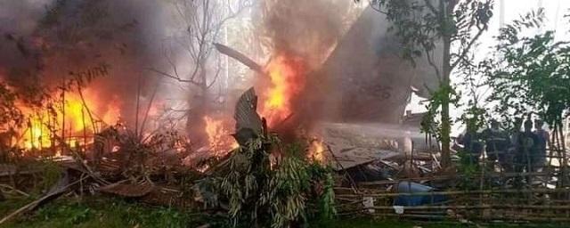 На Филиппинах потерпел крушение военный самолет