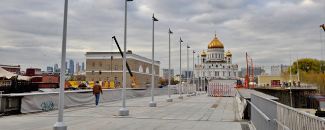 В Москве построили пешеходную зону между храмом Христа Спасителя и набережной