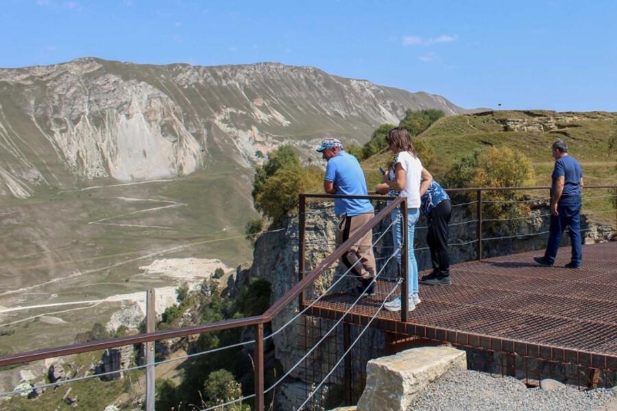 Рейтинг осенних направлений России: Джанхот, Гуамка, Магадан