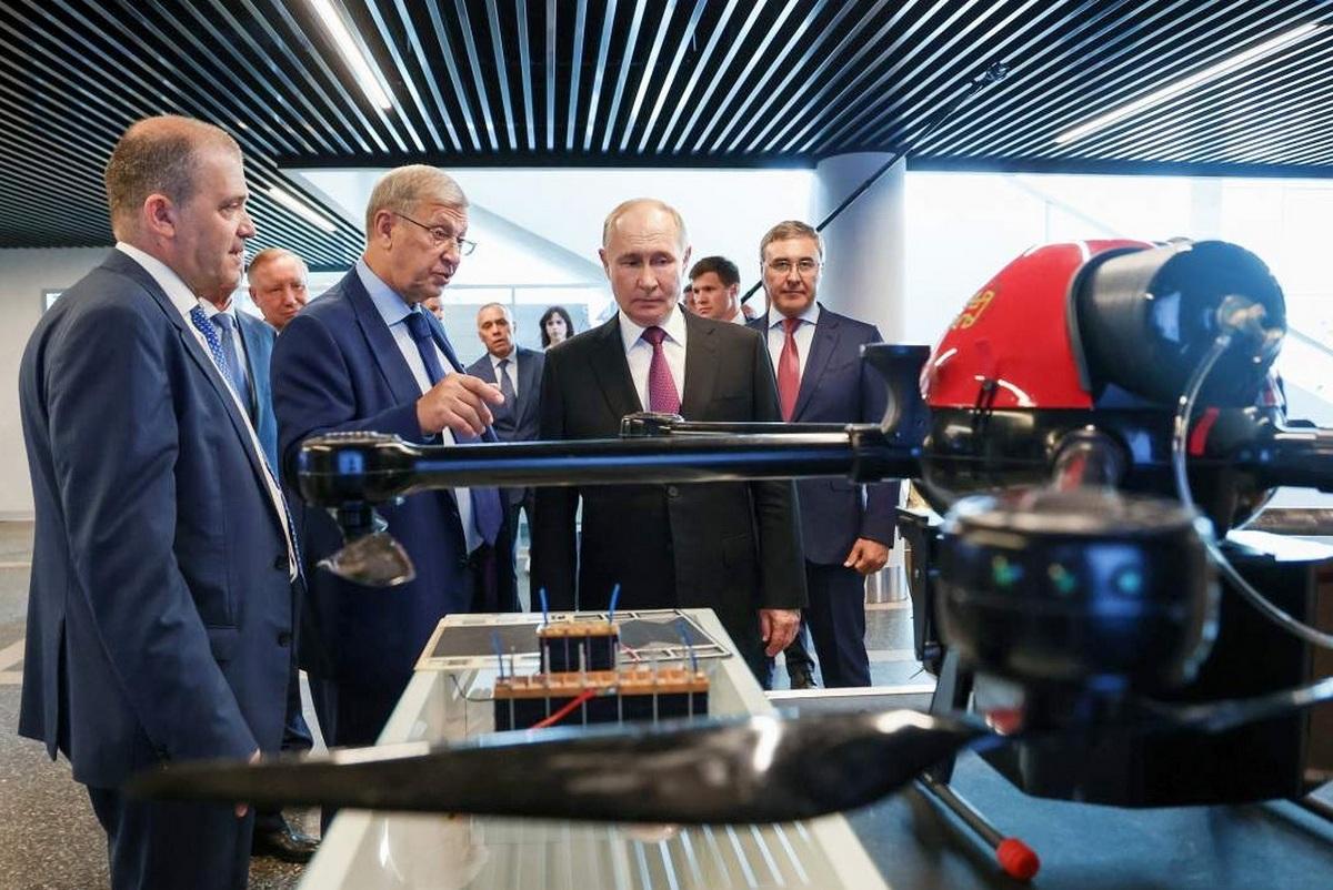 «Путин готов достать кувалду». Как Россия ответит на агрессию против Калининградской области?