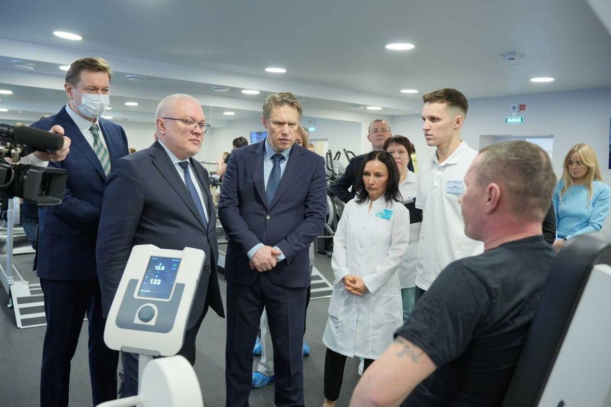 Губернатор Александр Соколов поблагодарил Михаила Мурашко за вклад в здравоохранение Кировской области