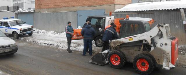 В Самаре вооруженный ножом мужчина набросился на коммунальщиков