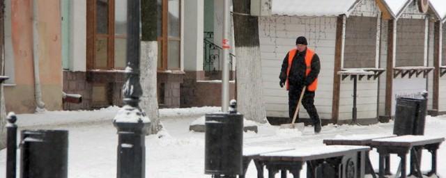 Рязанские коммунальщики за ночь убрали 10 тысяч кубометров снега