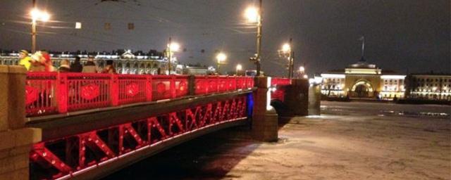 В честь китайского Нового года зажгут подсветку на Дворцовом мосту