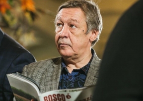 На свободу и к новому браку с чистой совестью: Михаил Ефремов строит карьеру и готовится к свадьбе