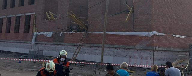 При обрушении на стройке в Томске пострадали четверо рабочих