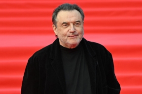 Алексей Учитель вышел в свет с необычной компанией