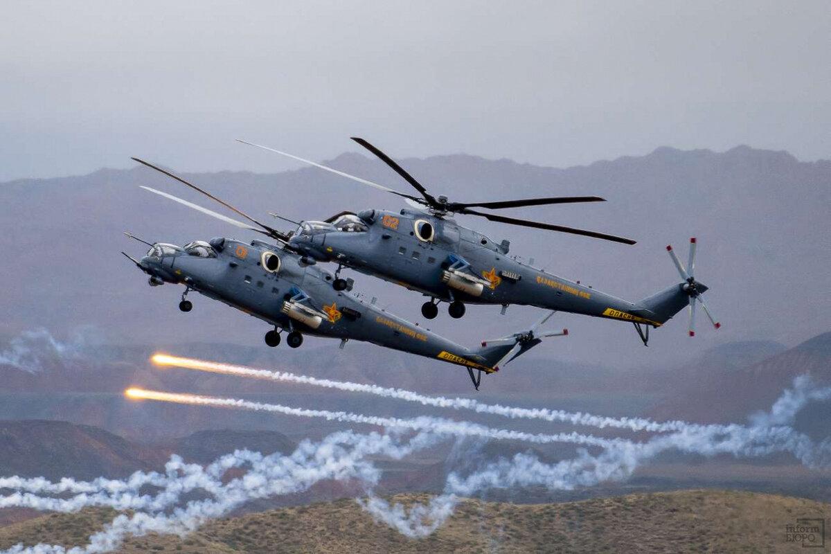 Вертолет Ми-35М уничтожил украинских солдат и технику