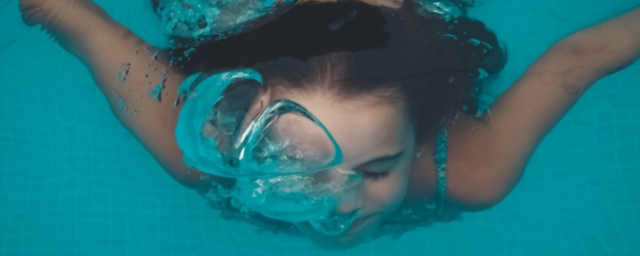 Ученые: Плавание способствует развитию речевой активности у детей