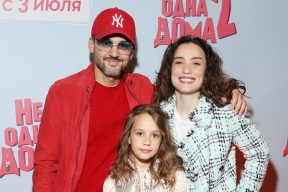 С дочерью и новым мужем: Виктория Дайнеко впервые вывела в свет 9-летнюю Елизавету