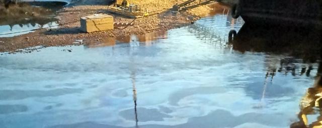 Нефтяные пятна выявили на реке Лене в Олекминском районе Якутии