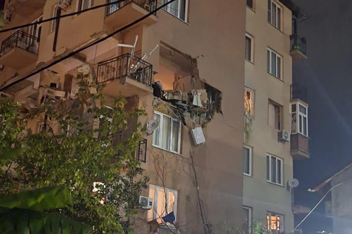 В Сочи в многоэтажном доме произошел взрыв газа