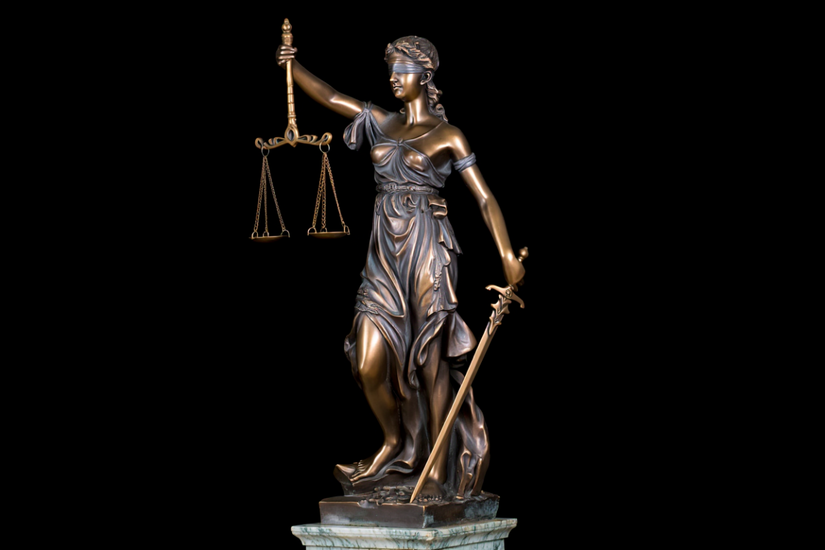 В Петербурге мать предстанет перед судом за многолетние издевательства над дочерью