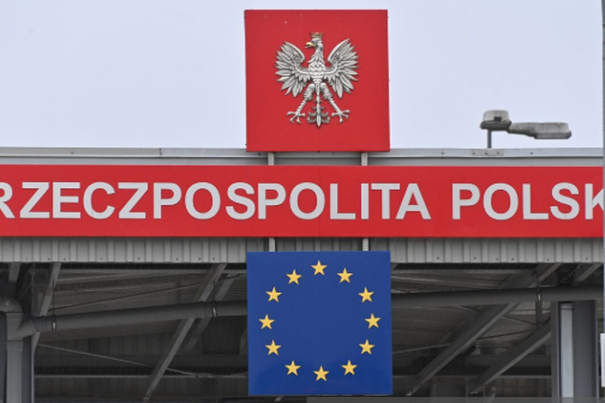 Геополитический рецидив: почему польский спектакль с репарациями повторяется?