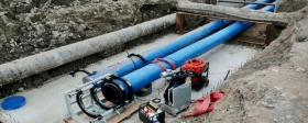 В Киришах рабочие продолжают ремонтировать водопровод
