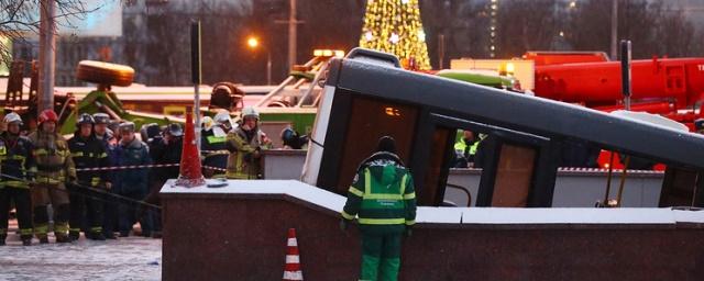 В полиции назвали основные версии ДТП с автобусом в Москве